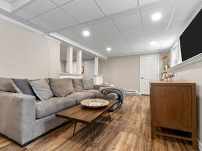 42 Hale St, Newburyport MA 01950