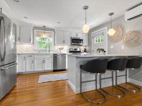 42 Hale St, Newburyport MA 01950