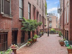 6. Goodwin Pl.. 4, Boston MA 02114