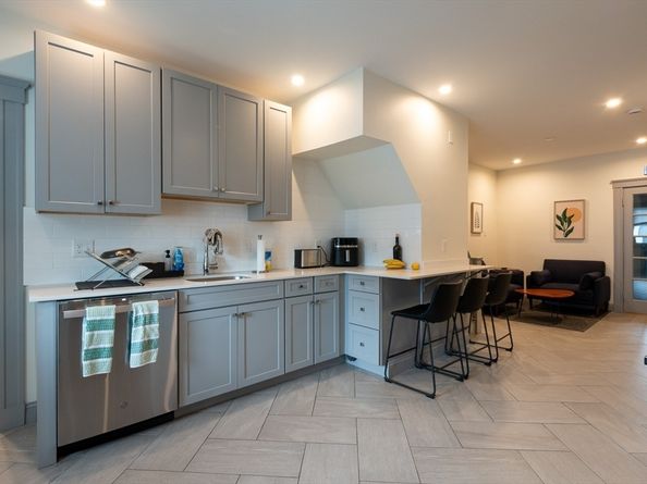 590 Gallivan Blvd, Boston MA 02124