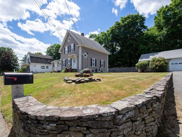 4 Star Ave, Middleboro MA 02346