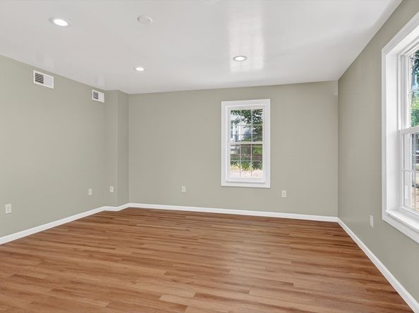 14 Highland Ave, Fitchburg MA 01420