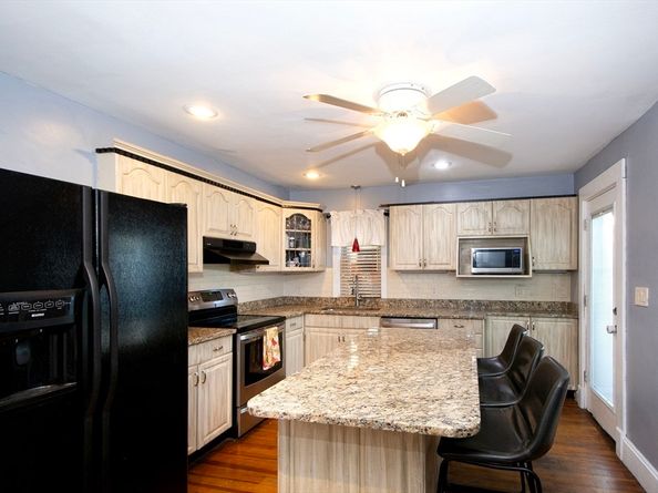 99 Phillips St, Quincy MA 02170