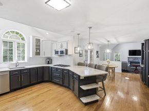 3 Stable Way, Medway MA 02053