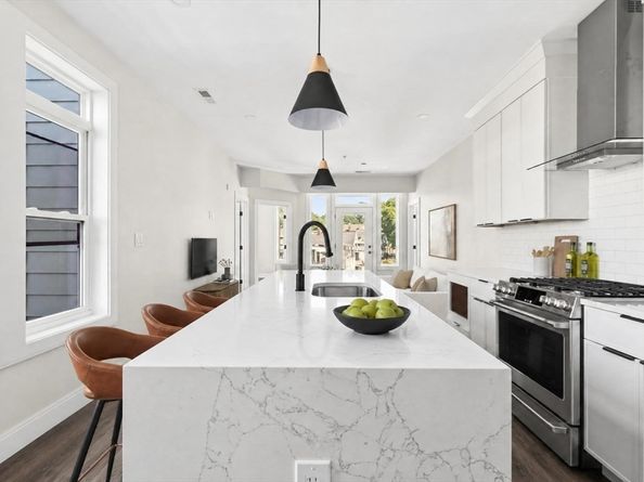 2 Weld Hill Street 203, Boston MA 02130