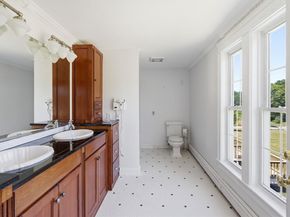 27 Charles Ave, Uxbridge MA 01569