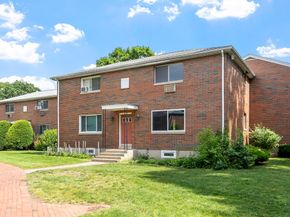 52 Bishop Dr. 52, Framingham MA 01701