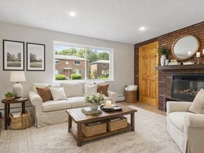 52 Bishop Dr. 52, Framingham MA 01701