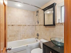 52 Bishop Dr. 52, Framingham MA 01701