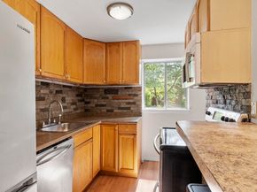 52 Bishop Dr. 52, Framingham MA 01701