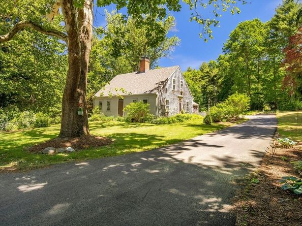 15 Carver St, Halifax MA 02338