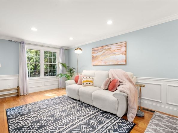 34 Washington St 34, Arlington MA 02474