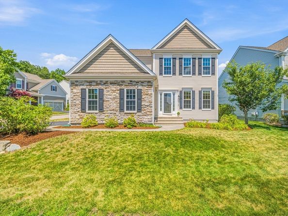 14 Autumn Ridge Dr, Hopkinton MA 01748