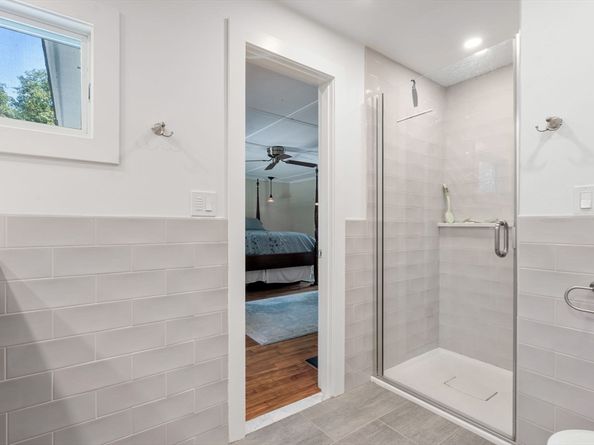 14 Maple St, Sturbridge MA 01566