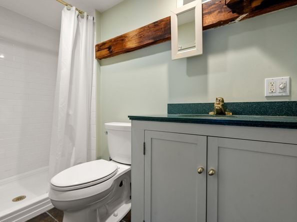 14 Maple St, Sturbridge MA 01566