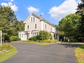 14 Maple St, Sturbridge MA 01566