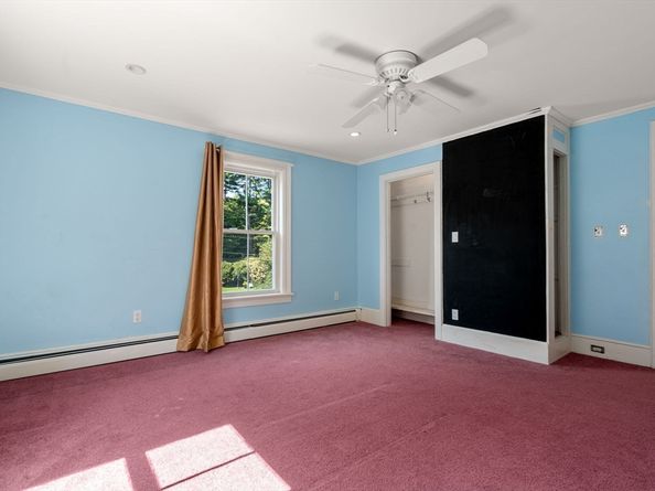 14 Maple St, Sturbridge MA 01566