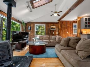 14 Maple St, Sturbridge MA 01566