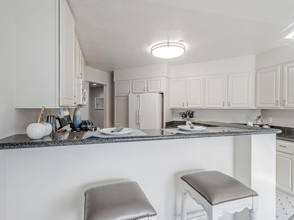 518 Almer Road 6, Burlingame CA 94010