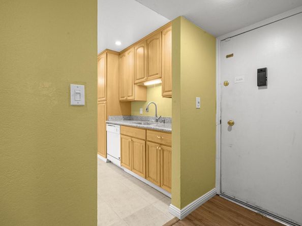 312 Tradewinds Drive 3, San Jose CA 95123