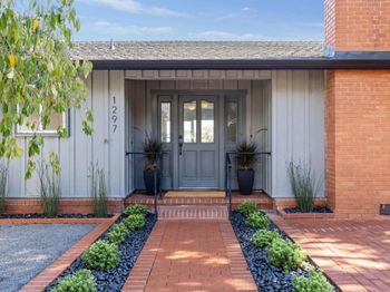 1297 Vista Grande