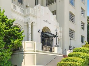 244 Lakeside 202, Oakland CA 94612