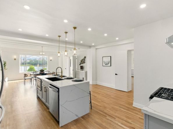 244 Lakeside 202, Oakland CA 94612