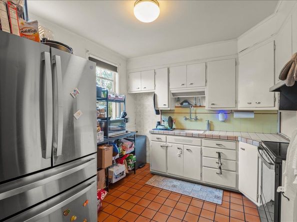 Emerson, Oakland CA 94610