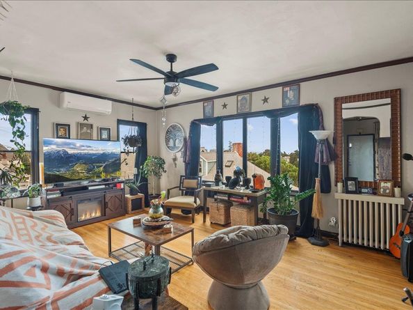 Emerson, Oakland CA 94610