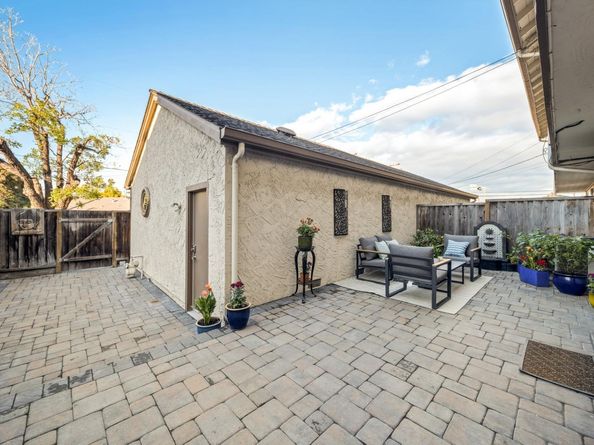 1031 Las Palmas Drive, Santa Clara CA 95051