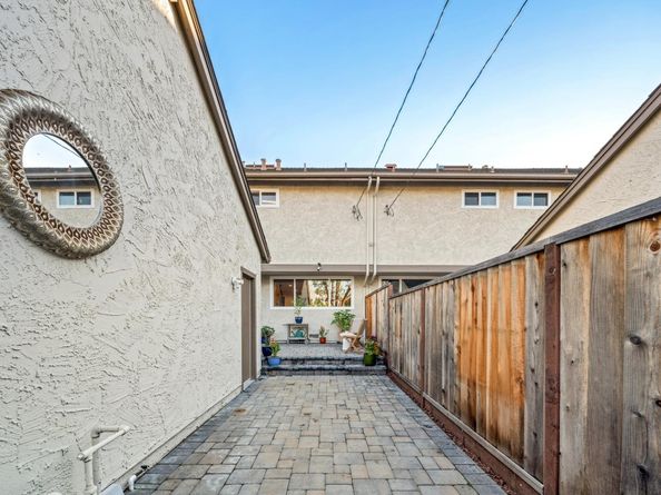 1031 Las Palmas Drive, Santa Clara CA 95051