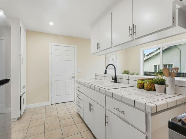 1540 E Saint James Street, San Jose CA 95116