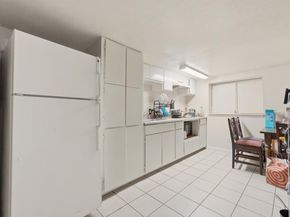 325 E Saint John Street, San Jose CA 95112