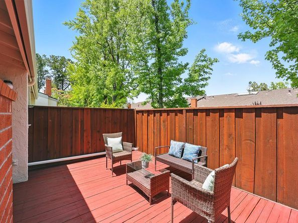 20245 Northglen Square, Cupertino CA 95014