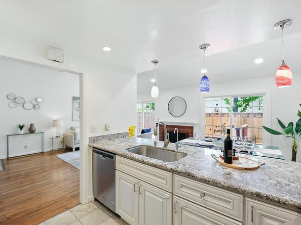 20245 Northglen Square, Cupertino CA 95014