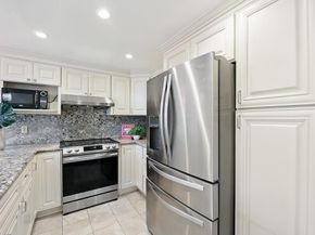 20245 Northglen Square, Cupertino CA 95014