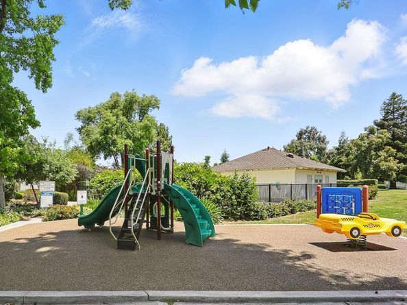 20245 Northglen Square, Cupertino CA 95014