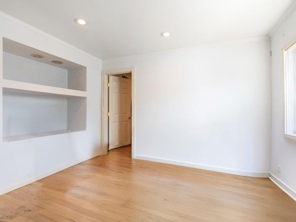 9401 Castlewood Street, Oakland CA 94605