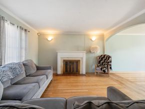 9401 Castlewood Street, Oakland CA 94605