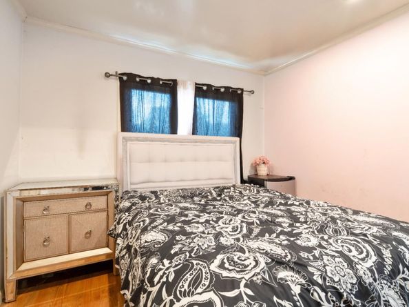 9401 Castlewood Street, Oakland CA 94605