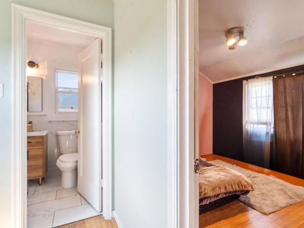 9401 Castlewood Street, Oakland CA 94605
