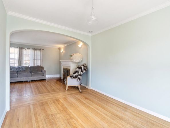9401 Castlewood Street, Oakland CA 94605