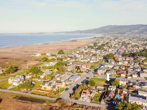 316 Grove Street, Half Moon Bay CA 94019
