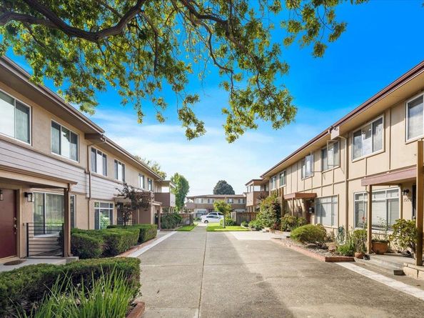 1525 Day Avenue D, San Mateo CA 94403