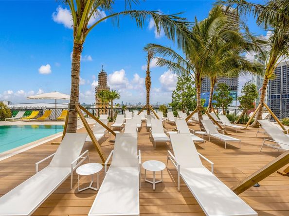 159 NE 6th St 4201, Miami FL 33132