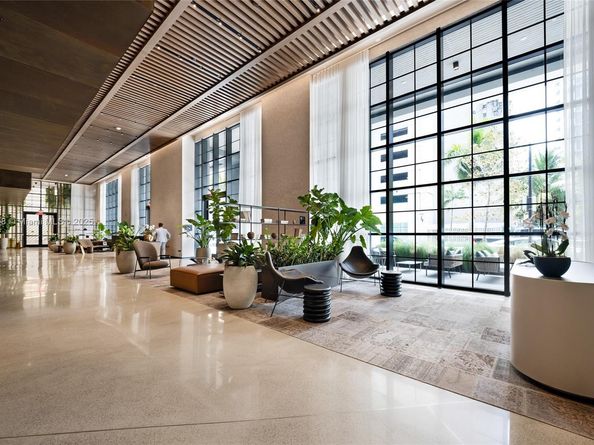 159 NE 6th St 4201, Miami FL 33132
