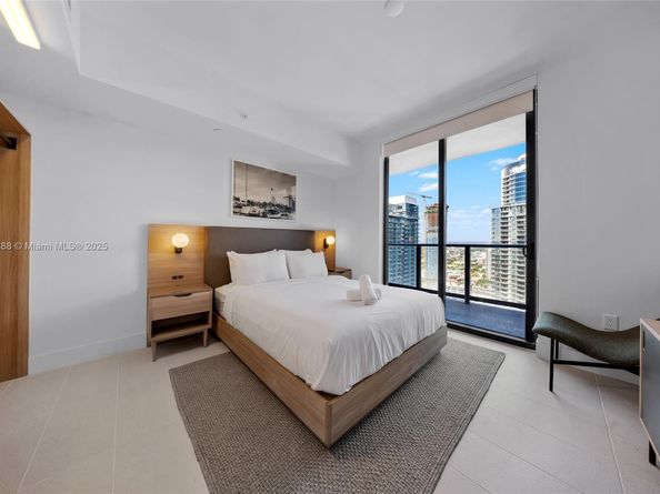 159 NE 6th St 4201, Miami FL 33132