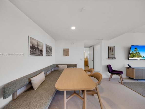 159 NE 6th St 4201, Miami FL 33132