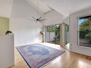 93 NE 17th Ct 93, Fort Lauderdale FL 33305