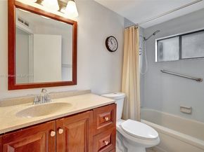 93 NE 17th Ct 93, Fort Lauderdale FL 33305